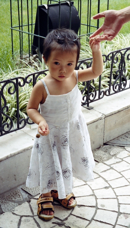 little girl, Chengdu China.jpg